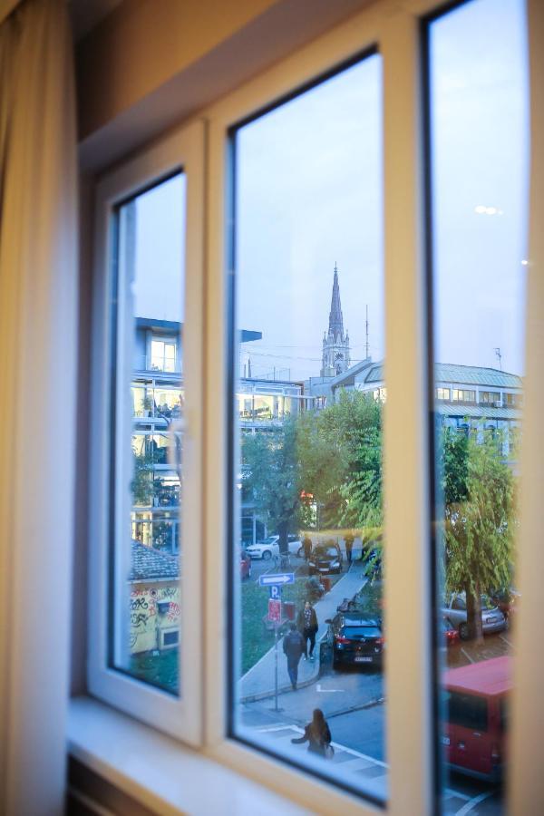 Chimney Modern Apartment ノヴィ・サド エクステリア 写真
